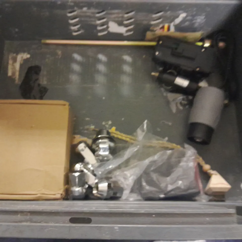 LOT OF ASSORTED CAR AND AUTOMOBILE ITEMS TO INCLUDE WHEEL HUB BEARING, DIESEL PUMP AND TYRE REPAIR KIT