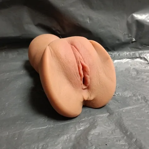 SILICONE VAGINAL MASTURBATOR