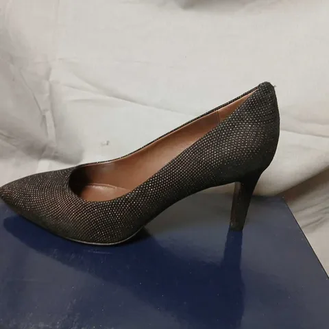 CALPIERRE ZAPATOS DESIGNER SHOES – WOMEN'S BLACK GLITTER POINTED-TOE HIGH HEELS, EU 40 (UK 7)