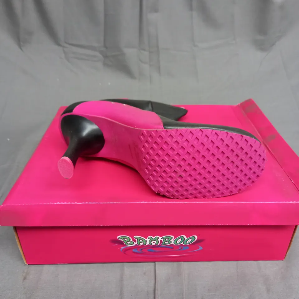 BOXED BAMBOO LEATHER BALLER HIGH HEEL SHOES IN BLACK AND PINK SIZE 9