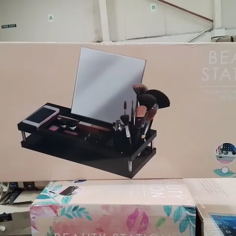 BOXED BEAUTY STATION / MAKEUP ORGANISER (BLACK)