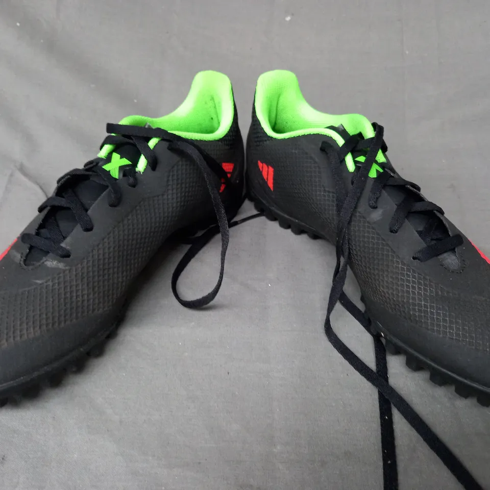 PAIR OF ADIDAS SHOES IN BLACK/ORANGE/GREEN UK SIZE 9
