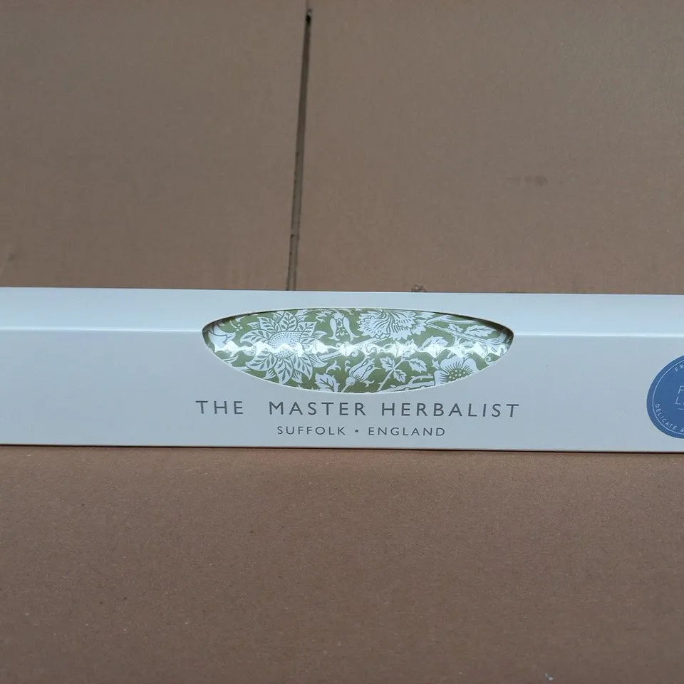 THE MASTER HERBALIST FRESH LINEN FRAGRANCE – BOXED (SUFFOLK, ENGLAND)