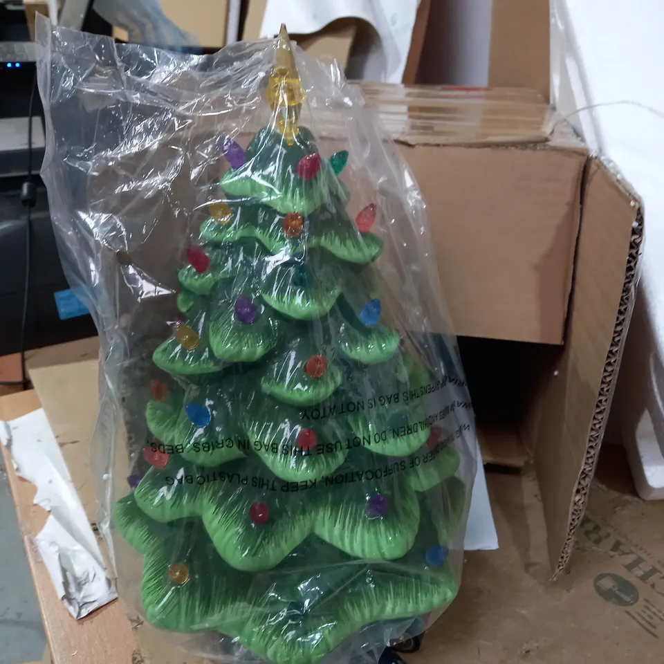 MR CHRISTMAS ILLUMINATED CERAMIC NOSTALGIC TREE