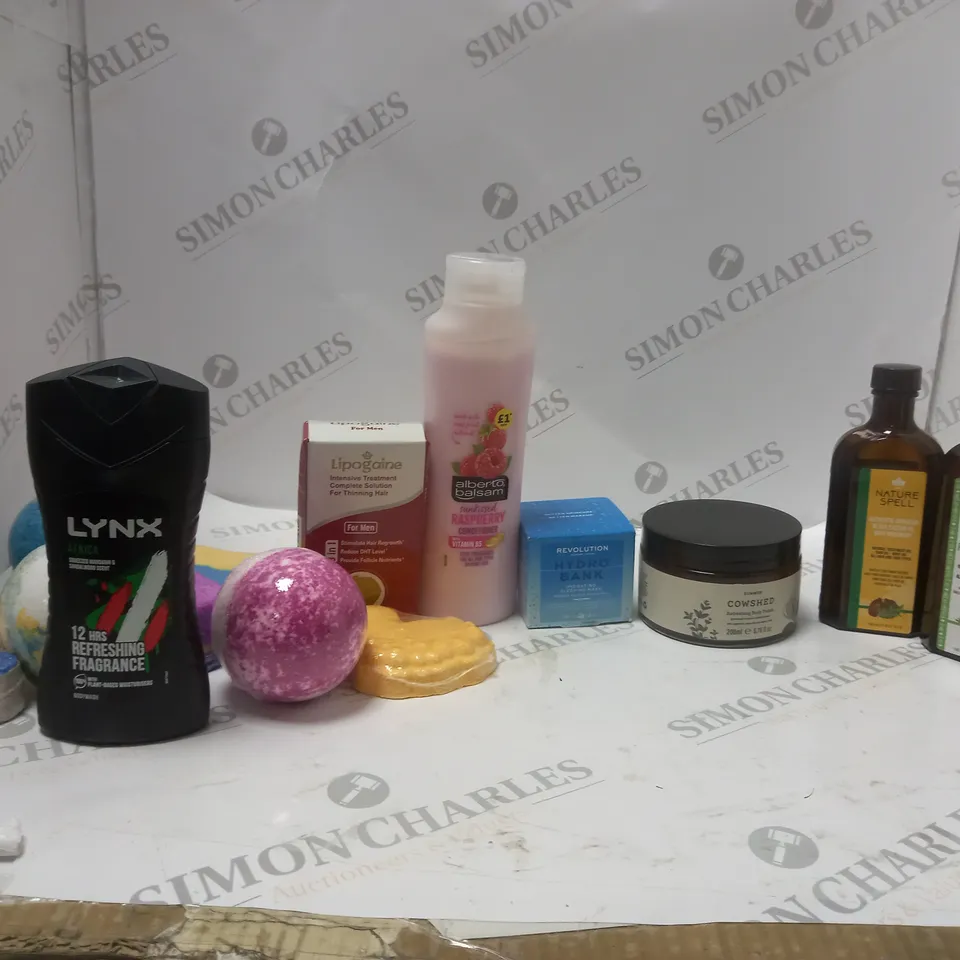 APROXIMATLEY 20 COSMETICS ITEMS TO INCLUDE SUMMER COWSHED REFRESHING BODY POLISH (200ml), NATURE SPELL NATURAL ROSEMARY OIL (150ml), BATH BOMBS OF VARIOUS TYPES AND SHAPES, ETC