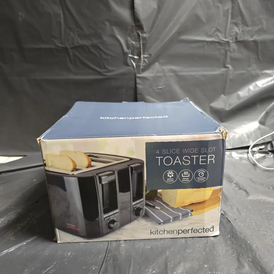 KITCHEN PERFECTED 4-SLICE WIDE-SLOT TOASTER - BLACK (BOXED)
