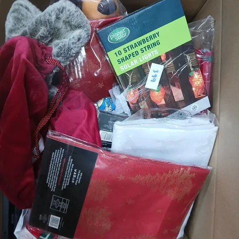 APPROXIMATELY 15 ASSORTED HOUSEHOLD & FESTIVE PRODUCTS TO INCLUDE SACKS, SNOW GLOBE, STRING LIGHTS ETC