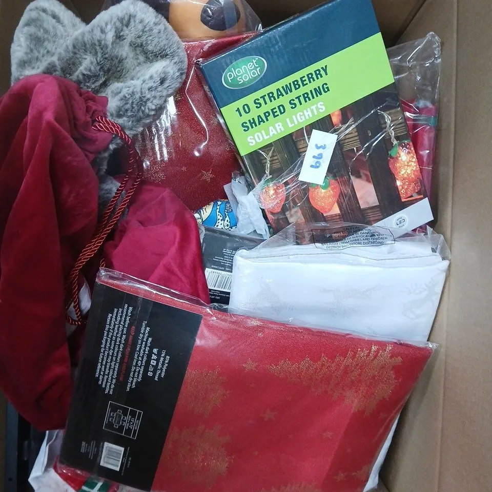 APPROXIMATELY 15 ASSORTED HOUSEHOLD & FESTIVE PRODUCTS TO INCLUDE SACKS, SNOW GLOBE, STRING LIGHTS ETC