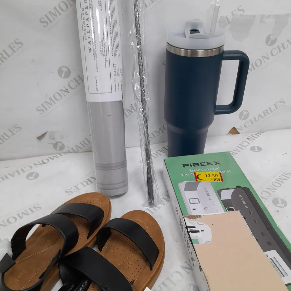 BOX OF APPROX 10 ASSORTED ITEMS TO INCLUDE - BIG CUP, SHOES, EXTENSION LEAD ETC