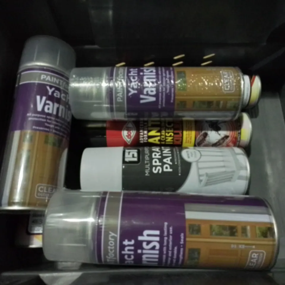 LOT OF 13 ASSORTED AEROSOLS TO INCLUDE DE-ICER, REGAINED AND EXPANDING FOAM / COLLECTION ONLY