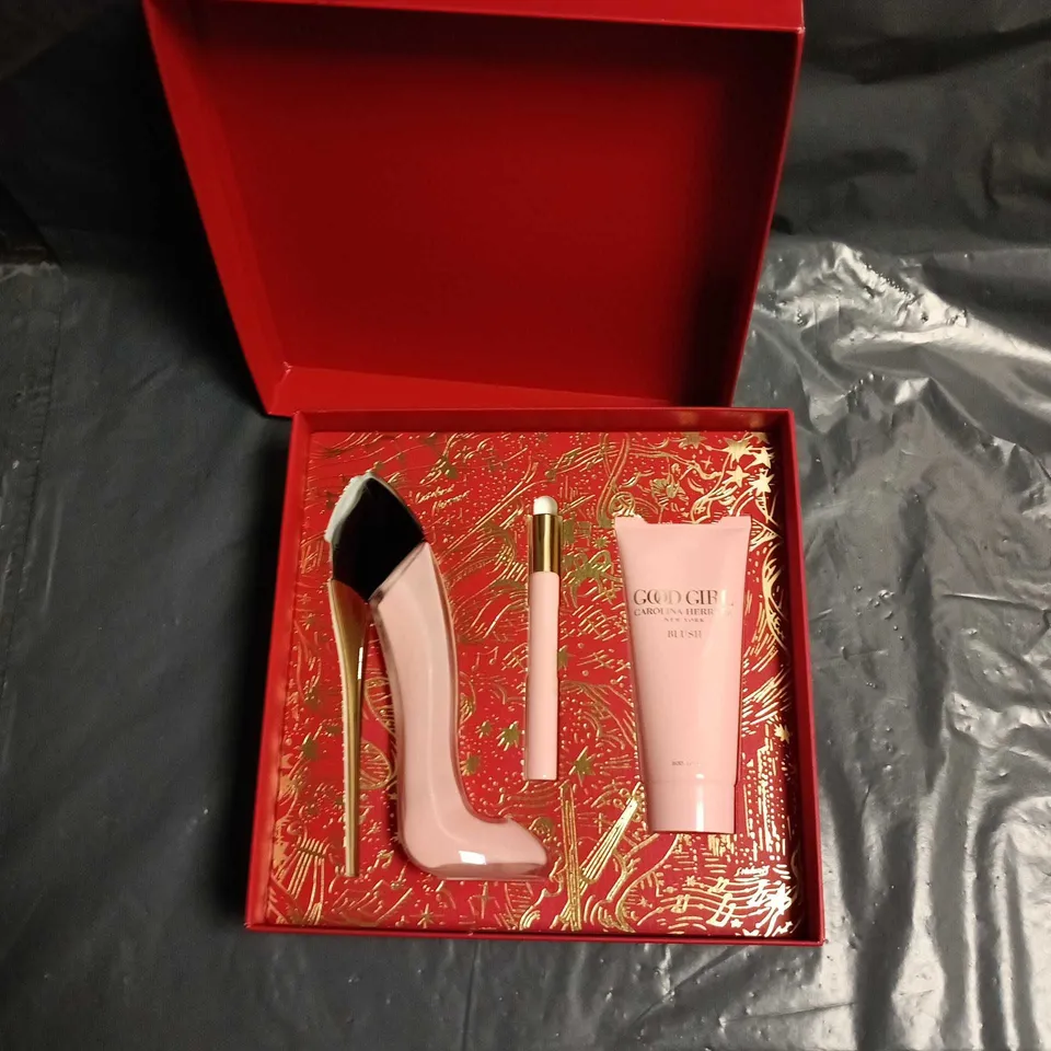 CAROLINA HERRERA GOOD GIRL GIFT SET – PINK COSMETICS TRIO IN RED BOX