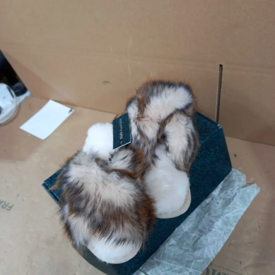 EMU AUSTRALIA STYLE FURY FLIP FLOPS 