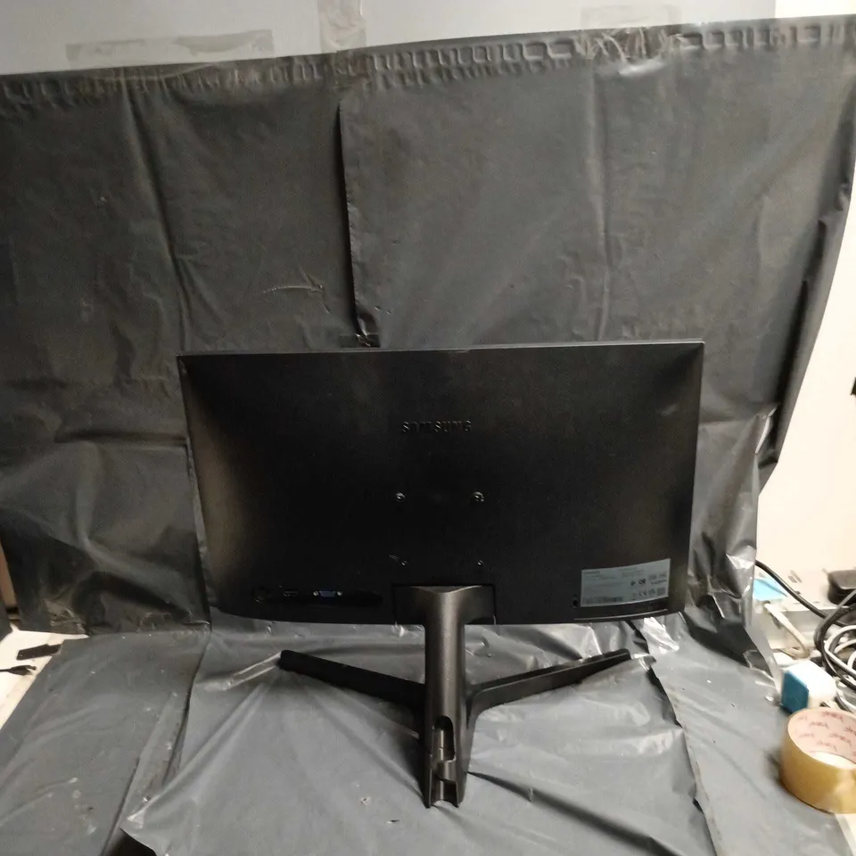 SAMSUNG 22" MONITOR S22R350FHU – BLACK, ON DESK STAND