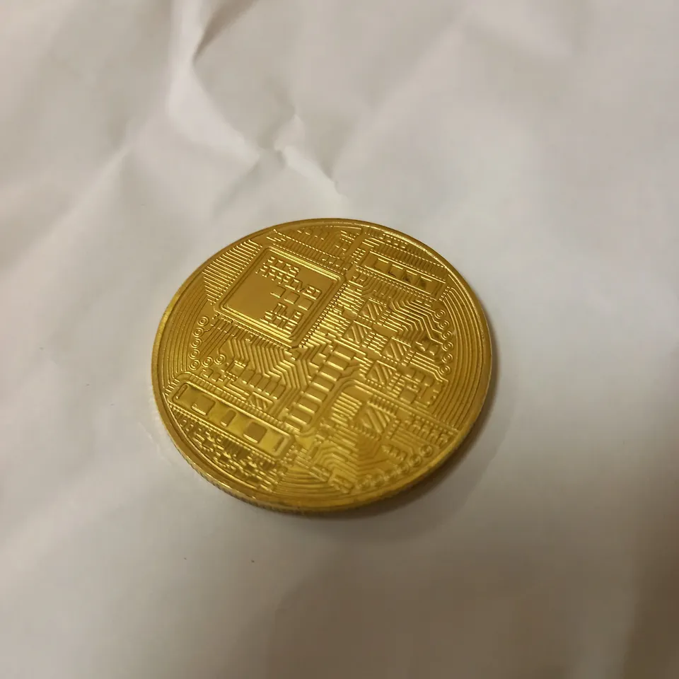 BITCOIN MADE OF METAL COLLECTOR ITEM 
