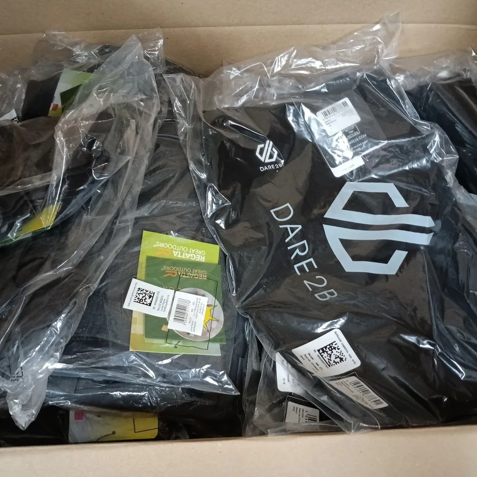 APPROXIMATELY 46 BRAND NEW REGATTA/DARE2B KIDS CLOTHING ITEMS IN VARIOUS SIZES, STYLES & COLOURS TO INCLUDE JUNIOR PENTRE, DAYANA, REPRSE II TROUSERS, ETC