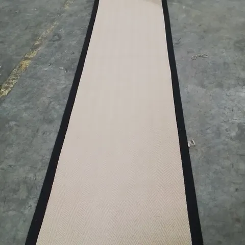 QUALITY DESIGNER AREA RUG - APPROXIMATELY 300X80CM