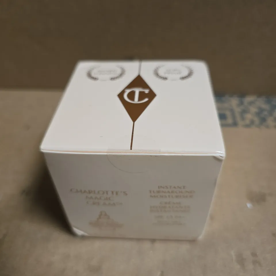 CHARLOTTE TILBURY CHARLOTTE'S MAGIC CREAM – INSTANT TURNAROUND MOISTURISER (BOXED)