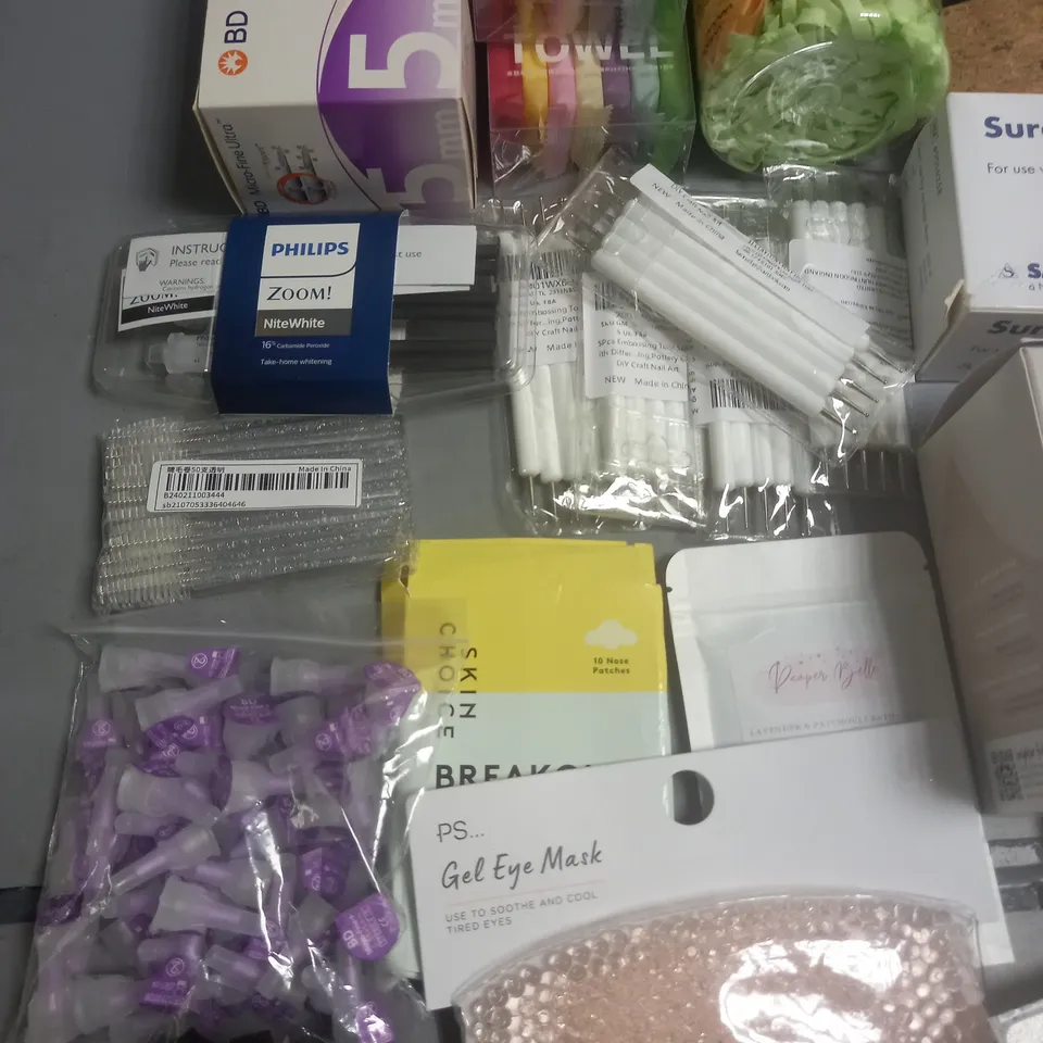 LOT OF APPROXIMATELY 20 ASSORTED HEALTH AND BEAUTY ITEMS TO INCLUDE HEY GIRLS FULL CYCLE KIT, GEL EYE MASK AND SWIRLY SOAP