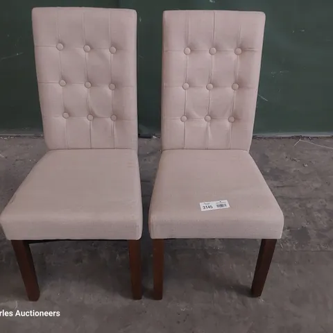 PAIR OF UPHOLSTERED BUTTONED BACK DINING CHAIRS NATURAL FABRIC ON DARK WOOD LEGS 