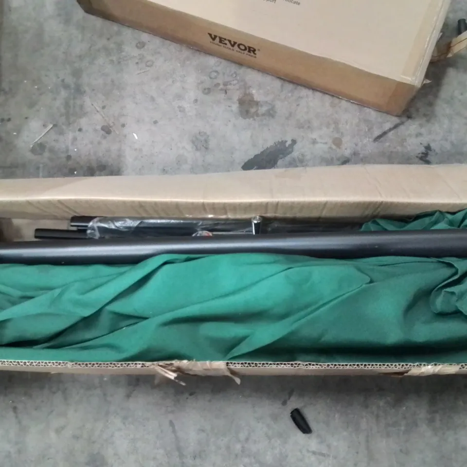 BOXED LARGE RETRACTABLE GREEN PARASOL