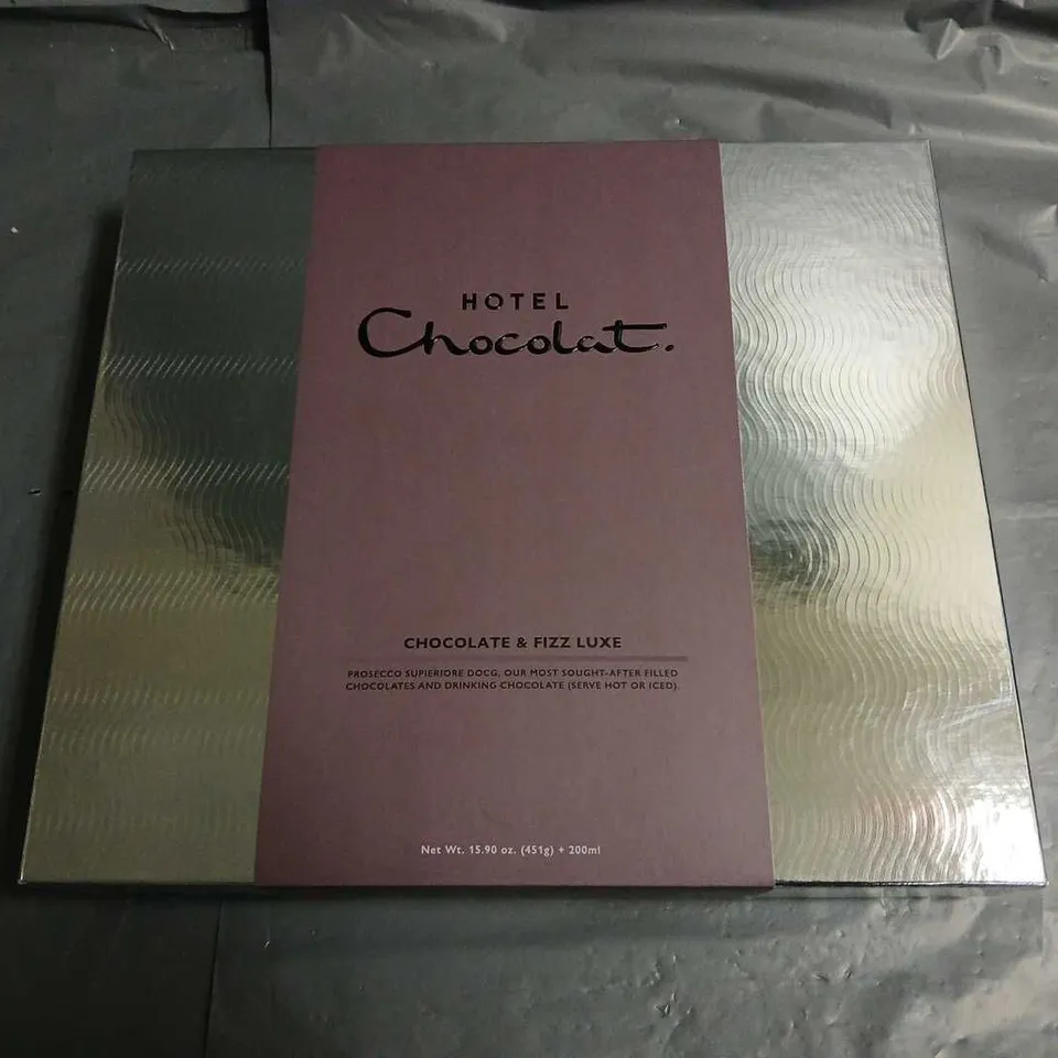 BOX OF HOTEL CHOCOLAT CHOC & FIZZ LUXE