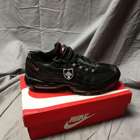 NIKE AIR MAX 95 TT - BLACK/RED MEN'S TRAINERS – UK SIZE 8