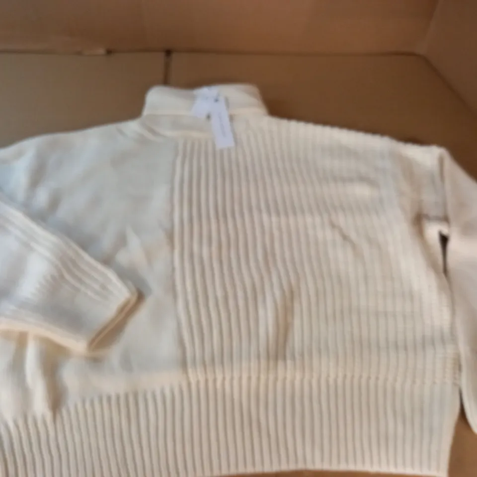 TOPSHOP CREAM KNITTED ROLL NECK JUMPER - UK M