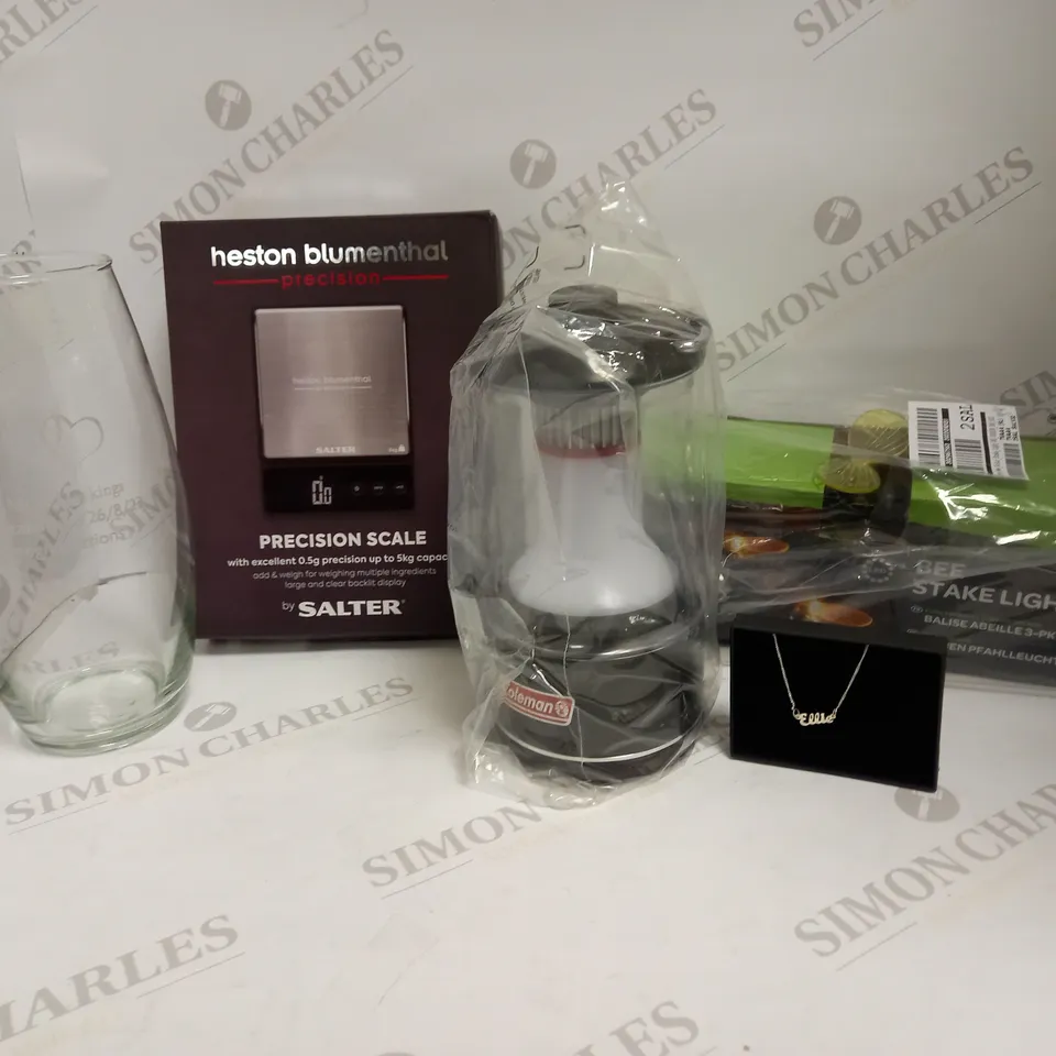 LOT OF APPROXIMATELY 12 HOUSEHOLD ITEMS, TO INCLUDE BEE GARDEN LIGHTS, "ELLIE" NECKLACE, CAMPING LIGHT, ETC RRP £235