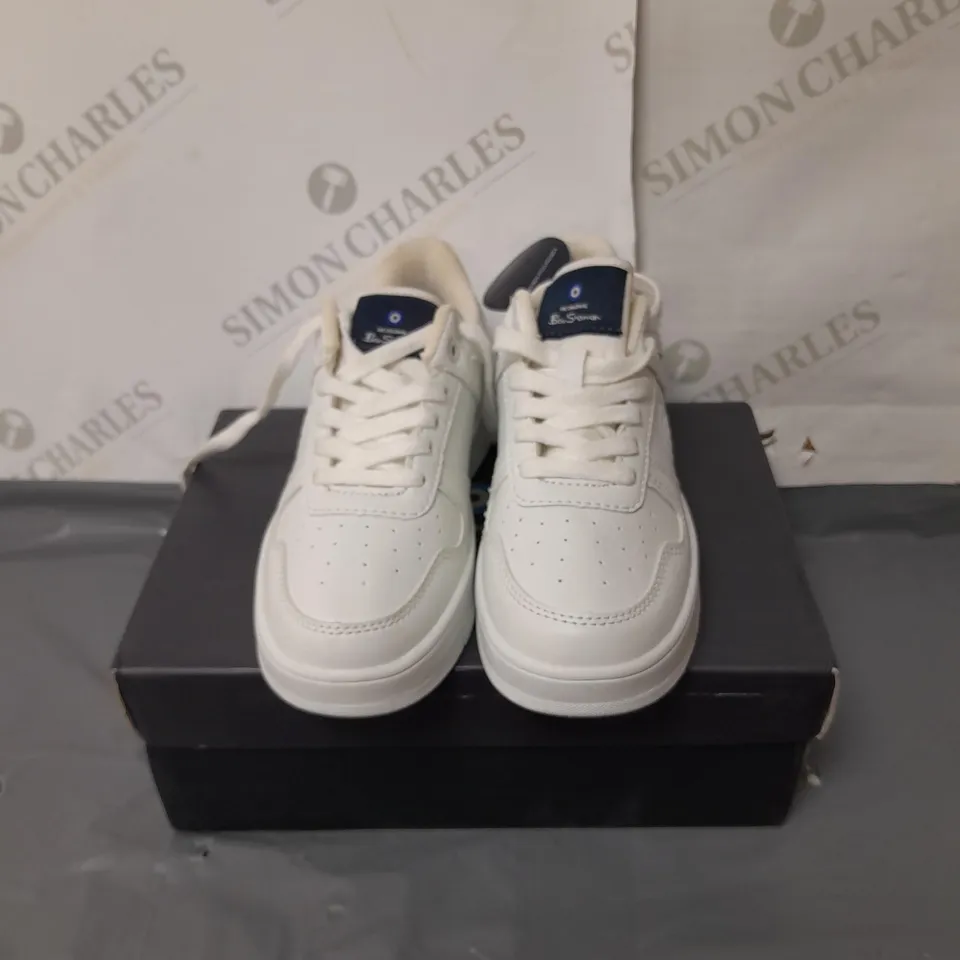 BEN SHERMAN JUNIOR CHILDREN'S WHITE TRAINERS SIZE 13