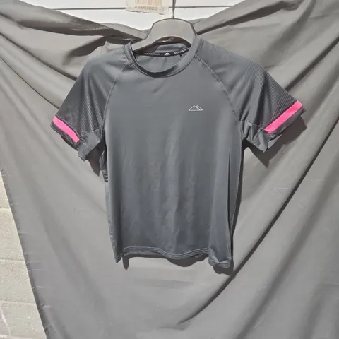 MONTERRAIN GREY SHORT-SLEEVE PERFORMANCE T-SHIRT SIZE NOT LISTED