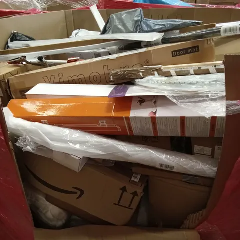 PALLET OF ASSORTED HOUSEHOLD GOODS AND PRODUCTS TO INCLUDE; RETRACTABLE SAFETY GATE, DOOR MAT, GARDEN TOOL ETC