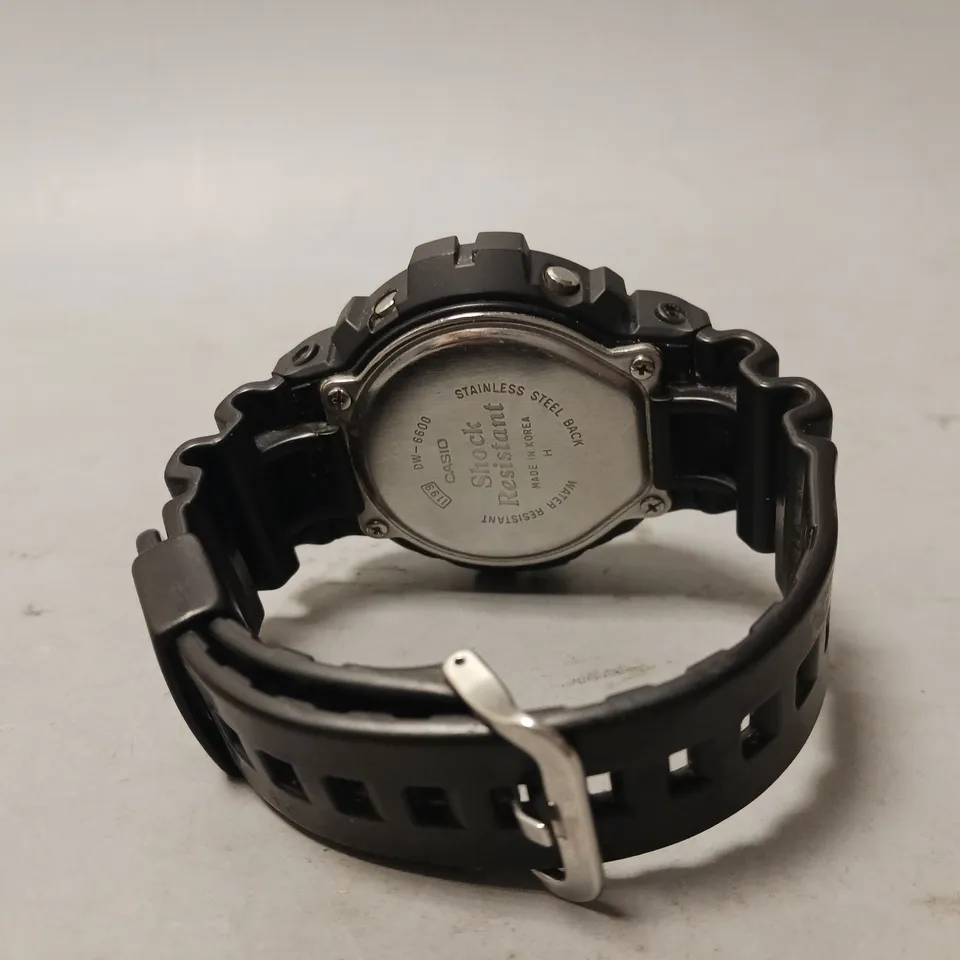 CASIO G-SHOCK WATER 200M RESIST IN BLACK WITH RUBBER STRAP