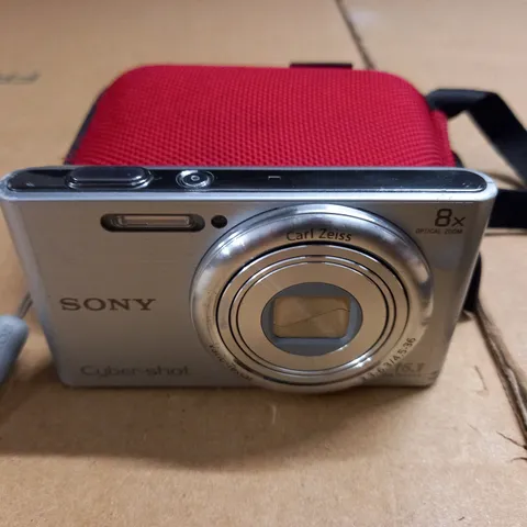 SONY CYBER SHOT 16:1 MP - DSC-W730