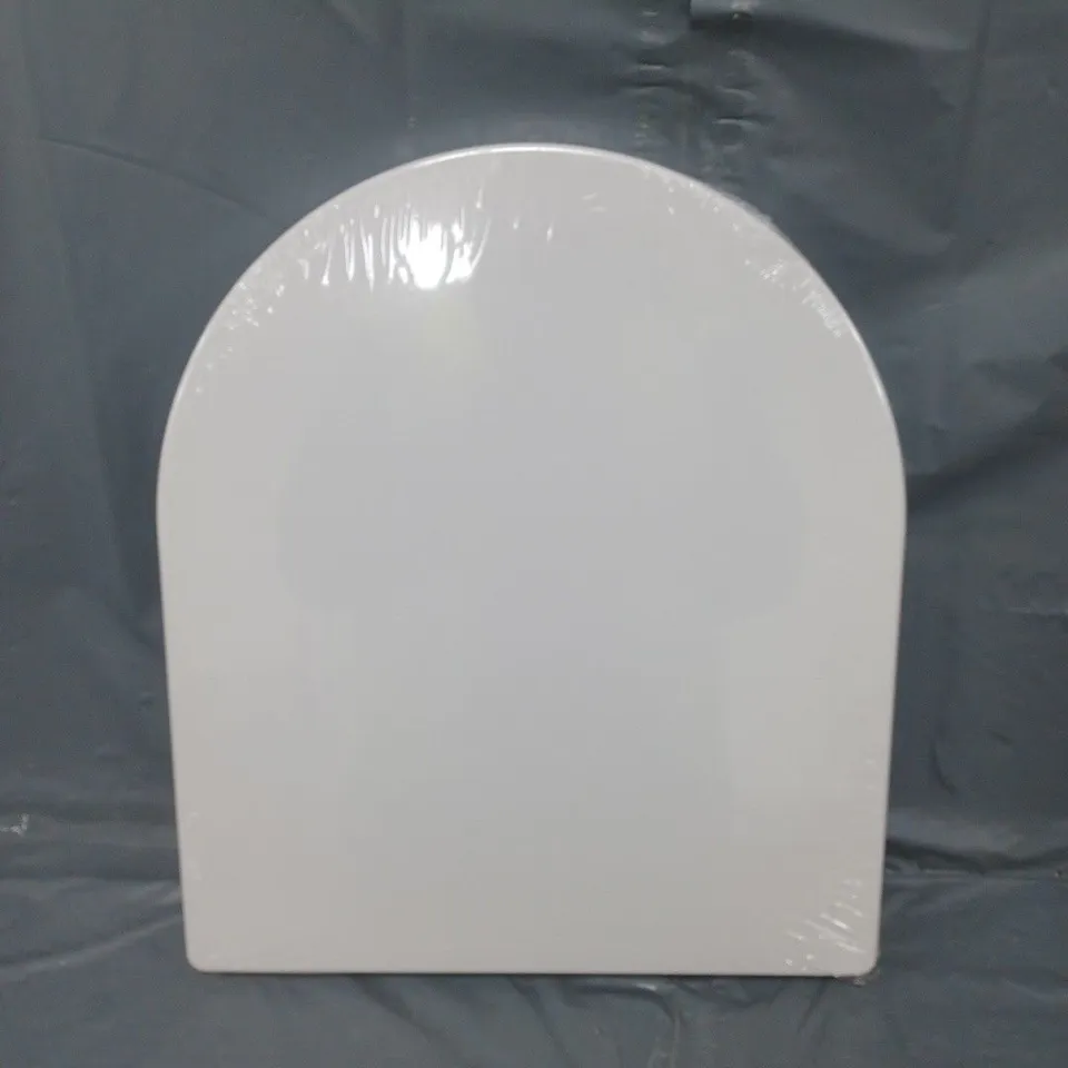 BOXED HOME SQUARE BACK TOILET SEAT 