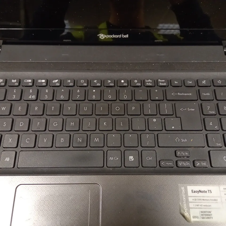 PACKARD BELL P5WS5 LAPTOP IN BLACK
