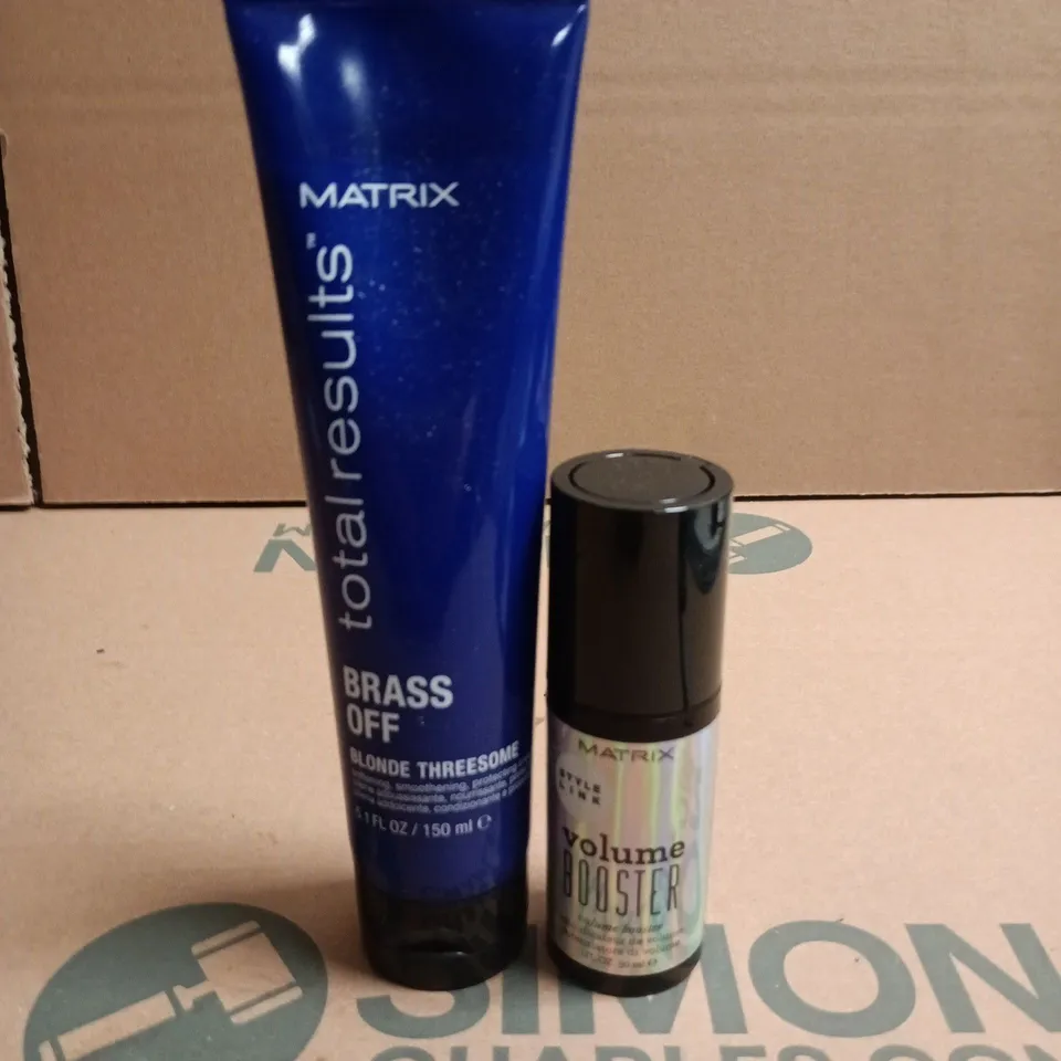 BOX OF APPROXIMATELY 40 MATRIX HAIRCARE PRODUCTS TO INCLUDE BRASS OFF AND VOLUME BOOSTERS