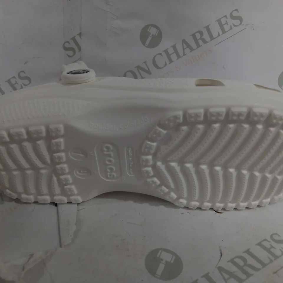 PAIR OF CLASSIC CROCS IN WHITE - UK M6/W7