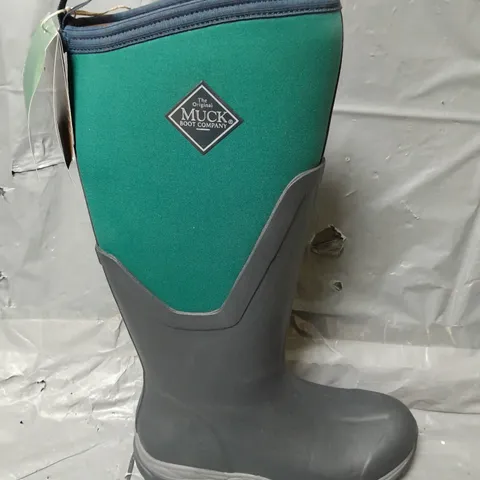 ARCTIC SPORT TALL 2 WELLIES IN NAVY - UK 6M