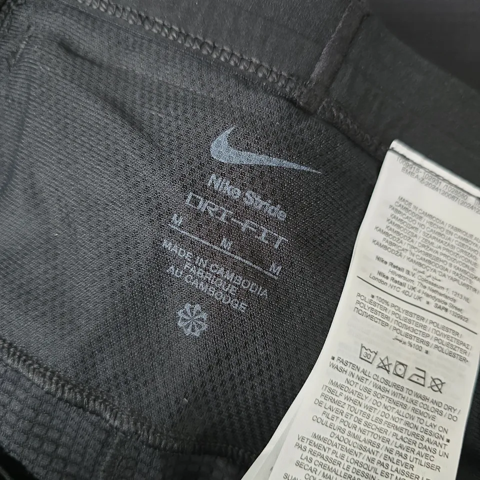 NIKE STRIDE DRI-FIT BOTTOMS IN BLACK - MEDIUM
