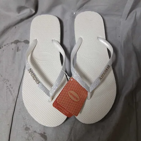 HAVAIANAS FLIP-FLOPS – WHITE WITH GLITTER STRAPS SIZE 39-40