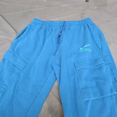 NIKE ATHLETIC DEPT. BLUE JOGGERS WITH CARGO POCKETS SIZE L