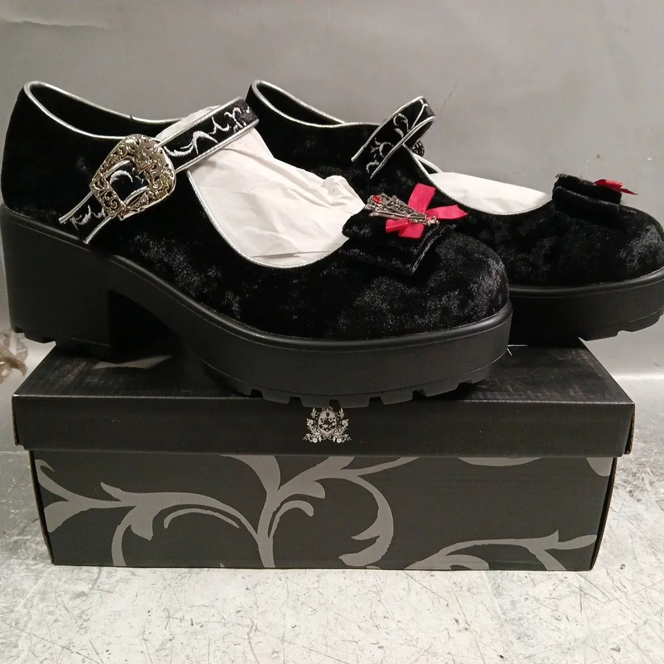 BOXED PAIR OF KOI TWILIGHT SAGA TIRA MARY JANE AND ALEC EDITION IN BLACK SIZE UK 11