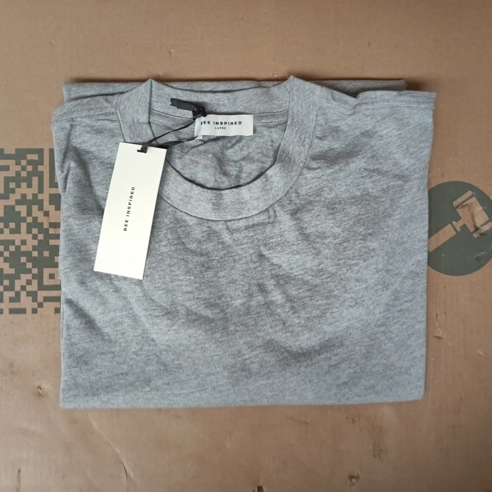 BEE INSPIRED CREW-NECK SHORT SLEEVE T-SHIRT IN GREY SIZE LARGE
