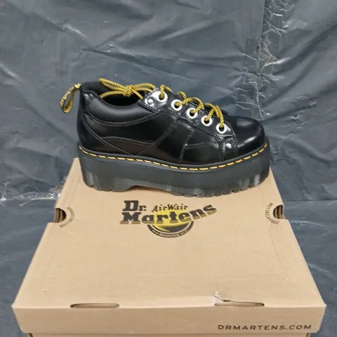 BOXED PAIR OF DR MARTENS 5I MAX BLACK BUTTERO UK 6 