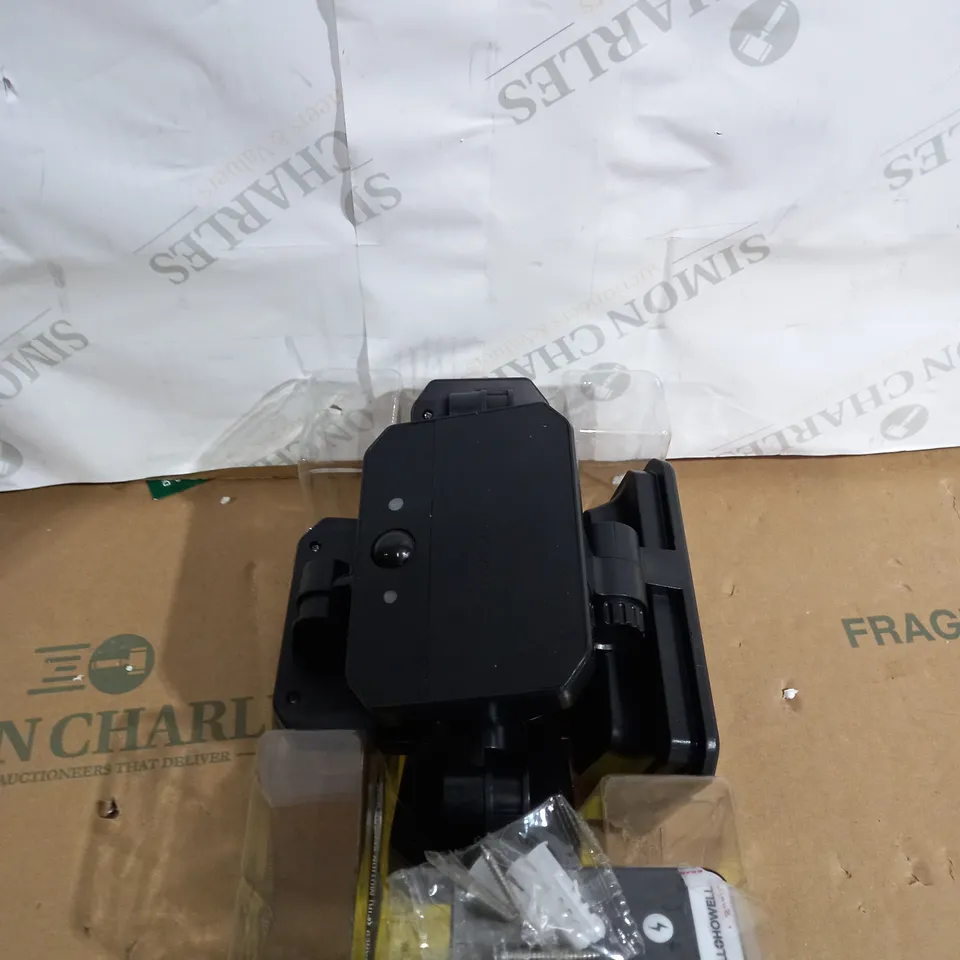 BELL & HOWELL 300 LUMENS BIONIC FLOODLIGHT