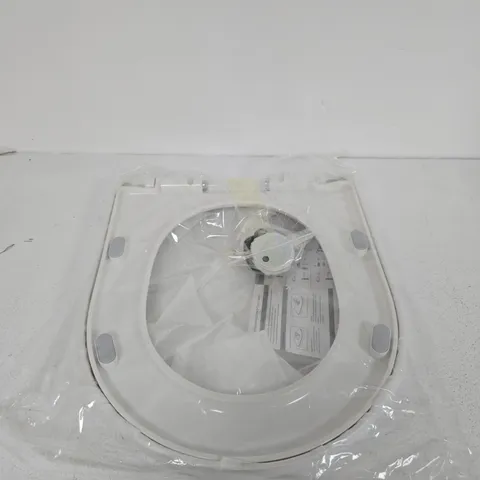 WHITE TOILET SEAT WITH FITTINGS – OVAL SHAPE