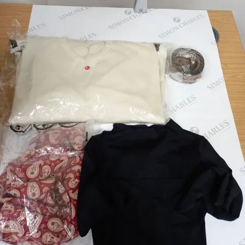 LOT OF ASSORTED CLOTHING ITEMS AND ACCESSORIES TO INCLUDE; T-SHIRTS, JUMPERS ETC