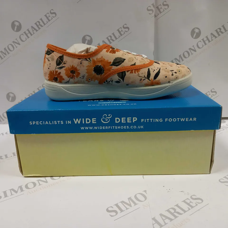 BOXED PAIR OF DB SHOES 72926Y SPRINGFIELD CANVAS SHOES IN ORANGE FLORAL PRINT UK SIZE 4 
