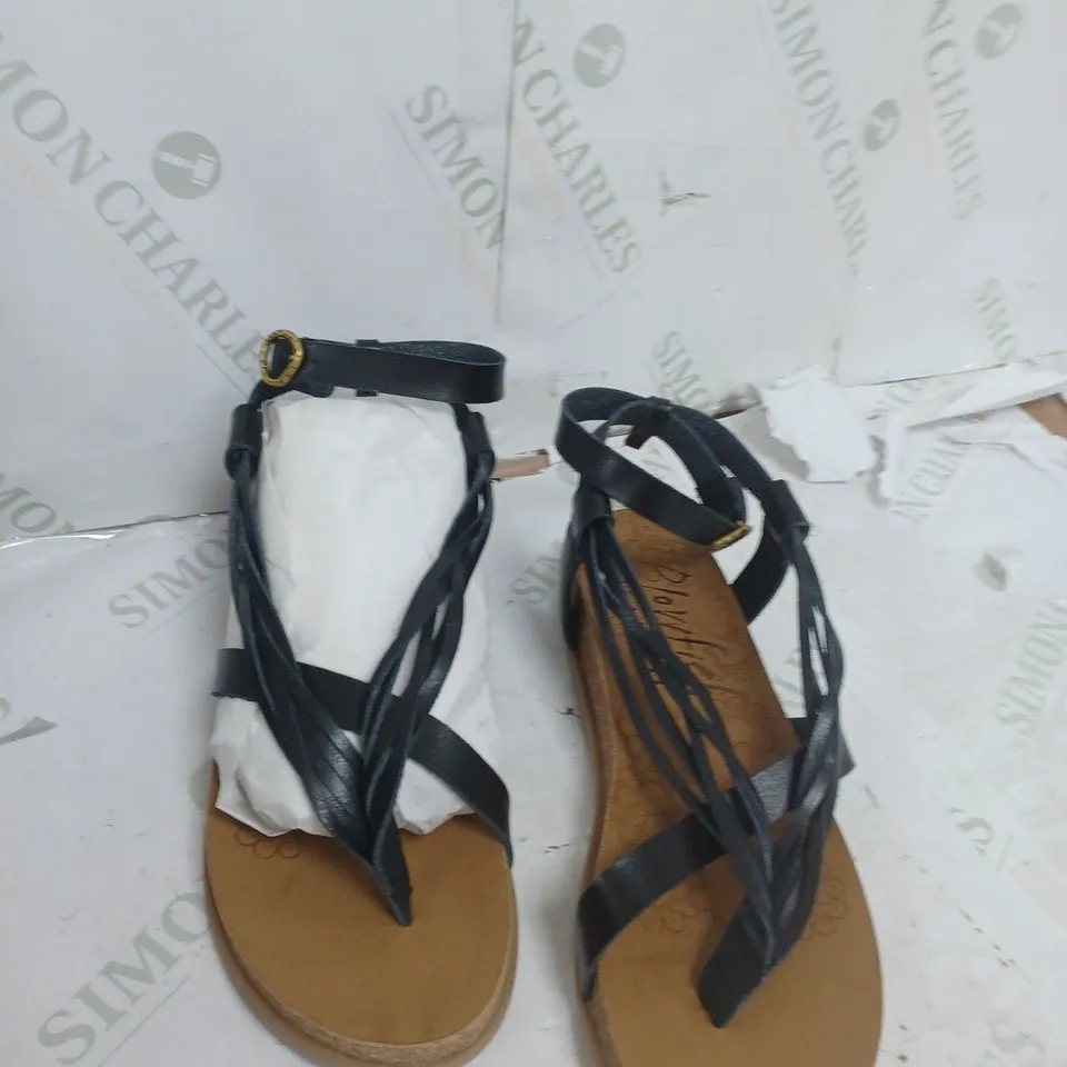 BOXED BLOWFISH MALIBU SANDALS SIZE 7