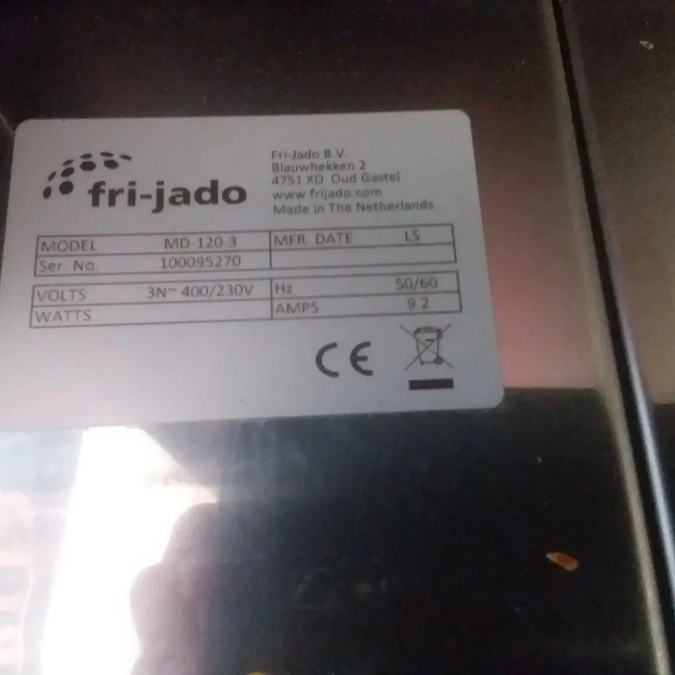 FRI-JADO COMMERCIAL DISPLAY FRIDGE 